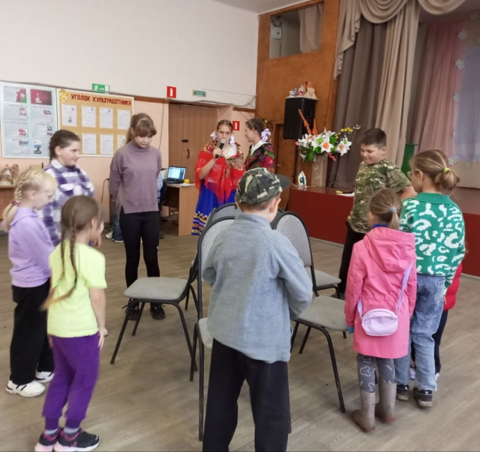 "Нам лето подарило детский праздник!" "Нам лето подарило детский праздник!"