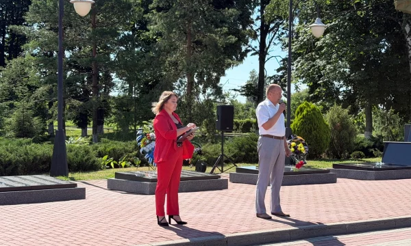Митинг, посвященный 83-й годовщине начала Курской битвы